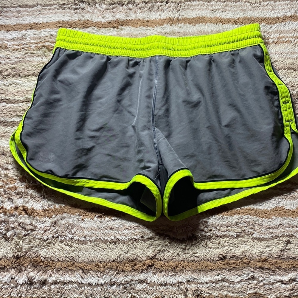 Under Armour Womens Semi-Fitted Heat Gear Running Shorts​​